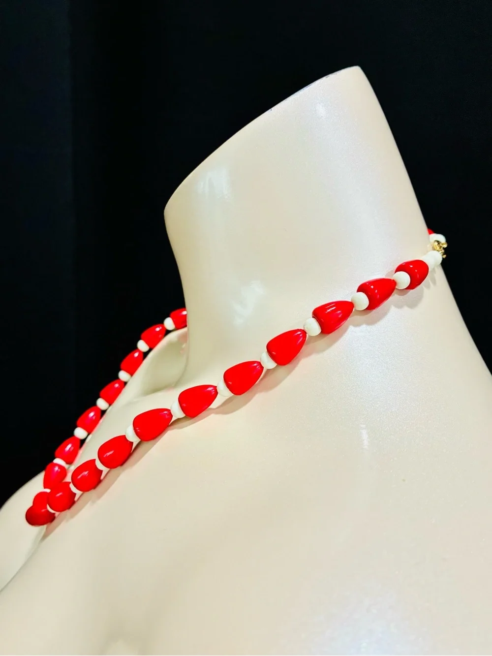 VTG Lucite Red and White Bead MCM Necklace - Retro Women’s Jewelry Lightweight